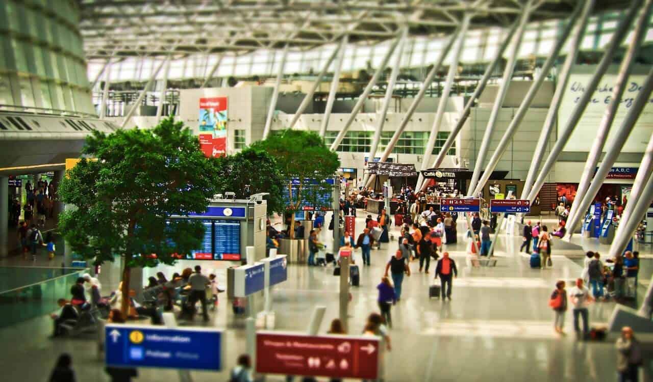 New app allows strangers to communicate while waiting for a flight