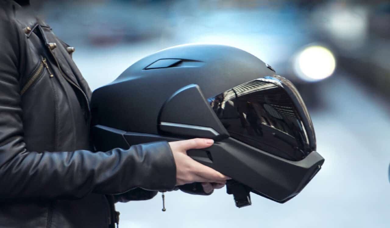 Foldable, recyclable helmet for casual cyclists