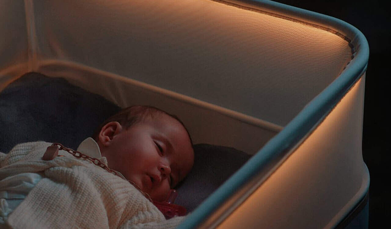 Crib that mimics a car to help babies sleep