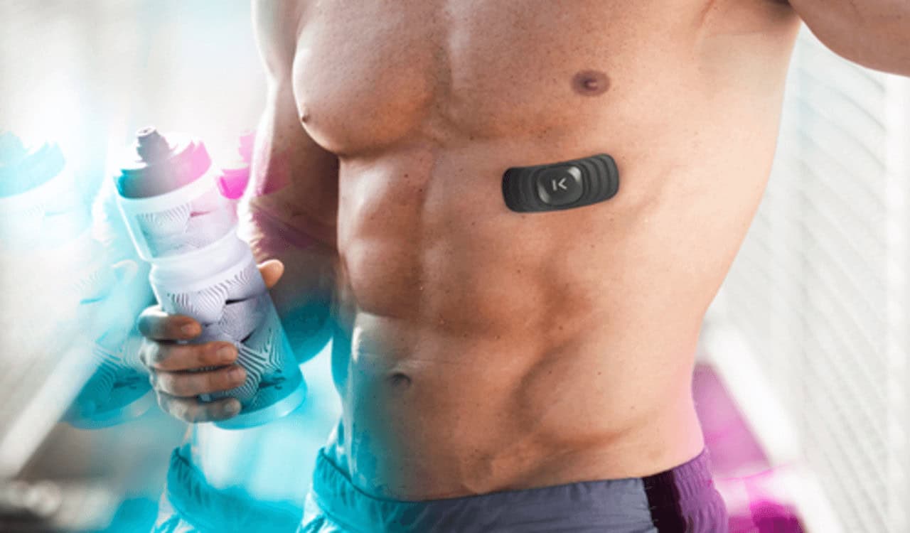 Fitness wearable tracks hydration levels through skin