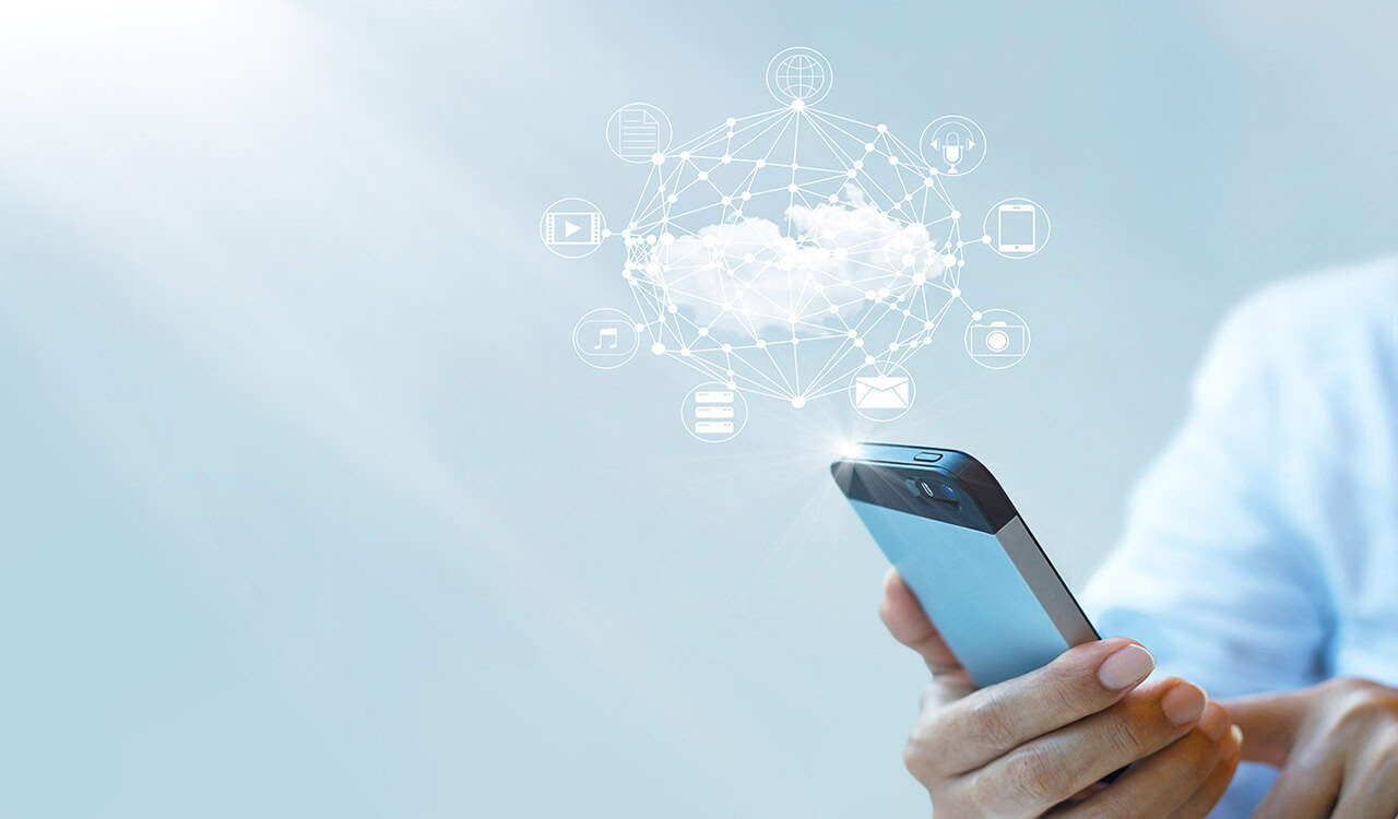 AI-driven cloud platform unifies business phone communications