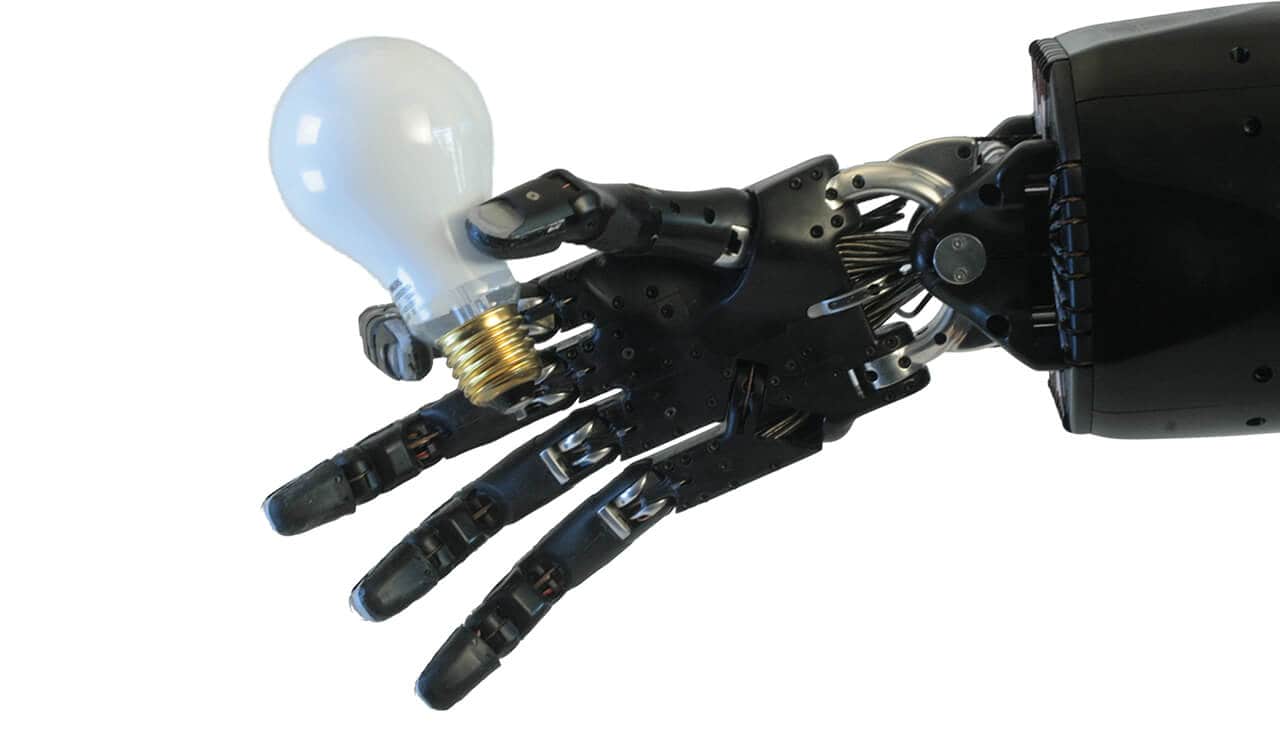 Robotic hand lets people feel and move objects from really far away