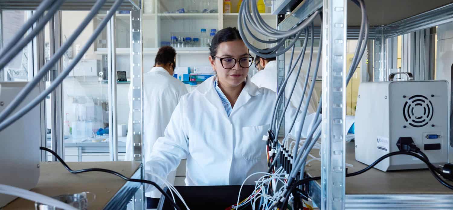 Microalgae produced using industrial effluents