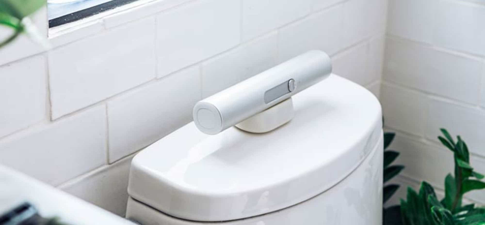 A portable, environmentally-friendly bidet