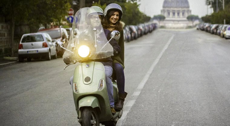 Connected bike helmet uses motion-activated lights to keep riders safe